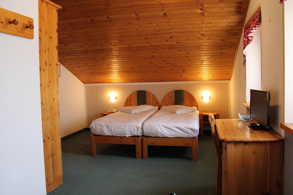 Mont Velan Chambres & Restaurant Saint-Oyen Dış mekan fotoğraf