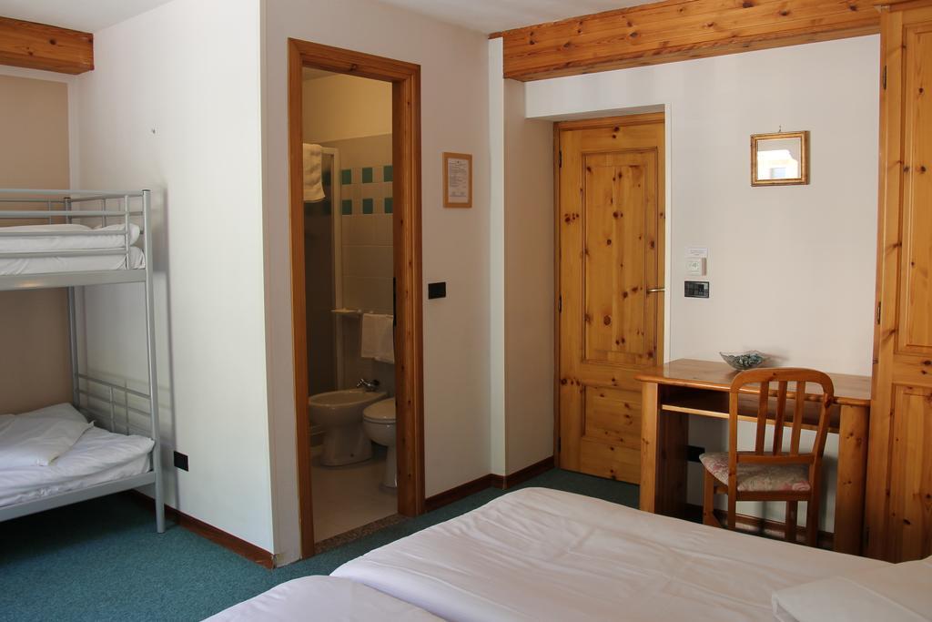 Mont Velan Chambres & Restaurant Saint-Oyen Dış mekan fotoğraf