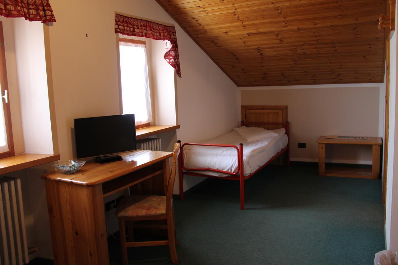 Mont Velan Chambres & Restaurant Saint-Oyen Dış mekan fotoğraf