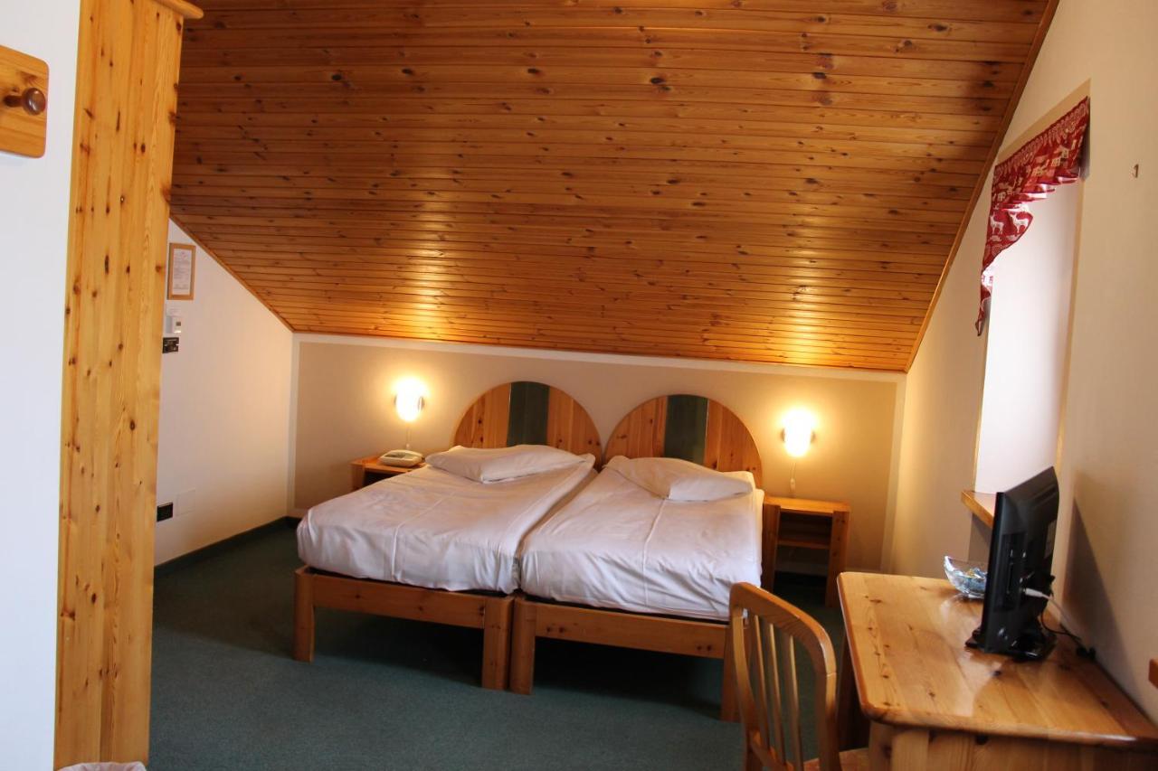 Mont Velan Chambres & Restaurant Saint-Oyen Dış mekan fotoğraf